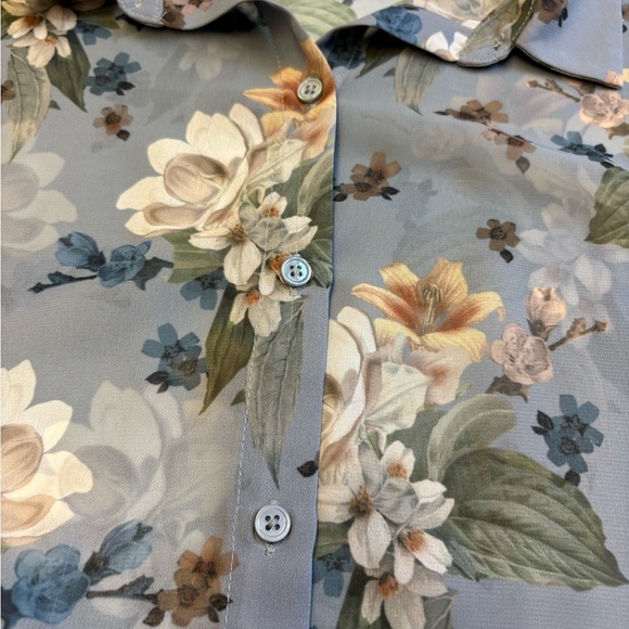 Simons Contemporaine brand sheer Floral Button feminine Down Shirt size Small - Picture 3 of 10